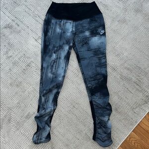 Nike Gray and Black Dynamic Leggings